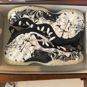 Air foamposite one black and white